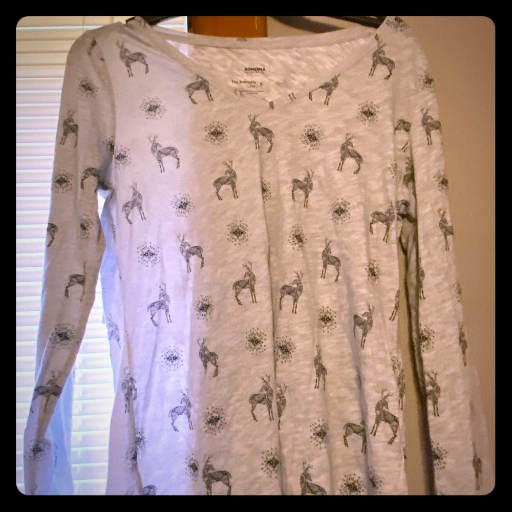 Long sleeve grey shirt w/ deers on them